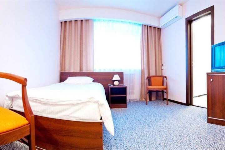 Room 5 of 50