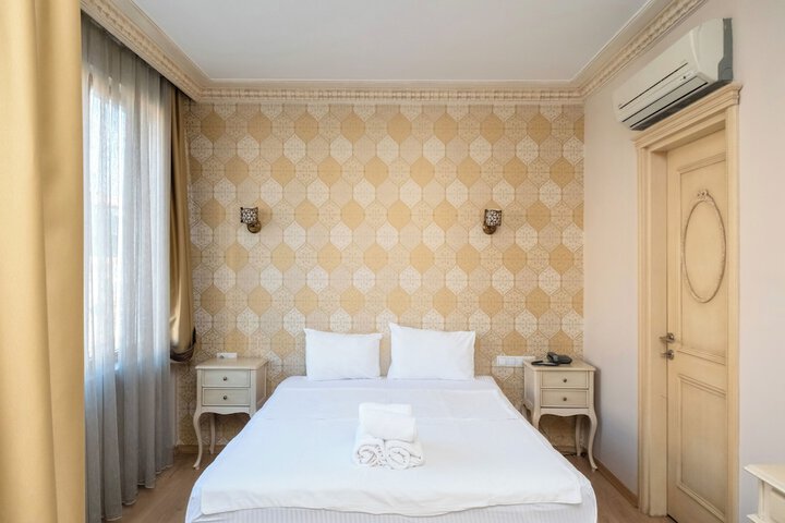 Room 6 of 67