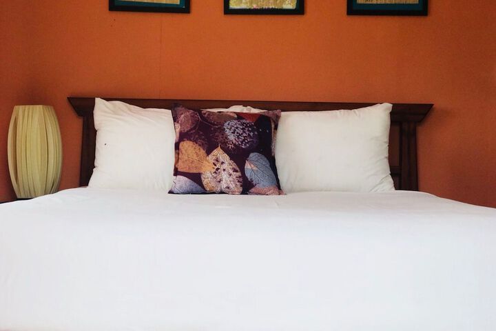Room 9 of 28