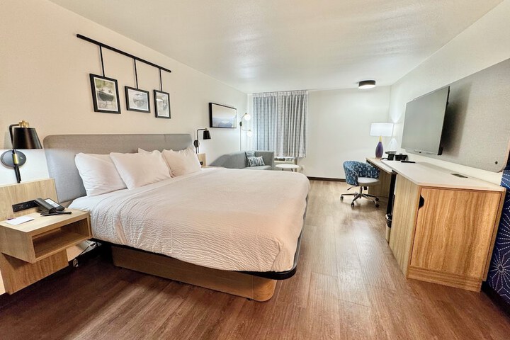 Room 7 of 42