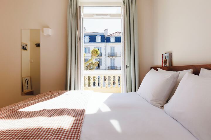 Alfred Hotels Les Halles in Biarritz