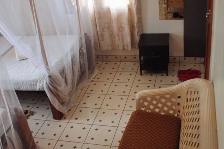 Room 4 of 19