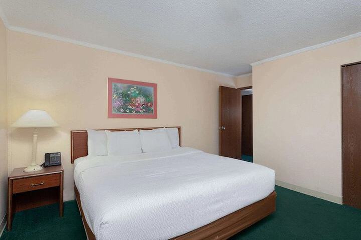 Standard | King Bed (1 of 9)