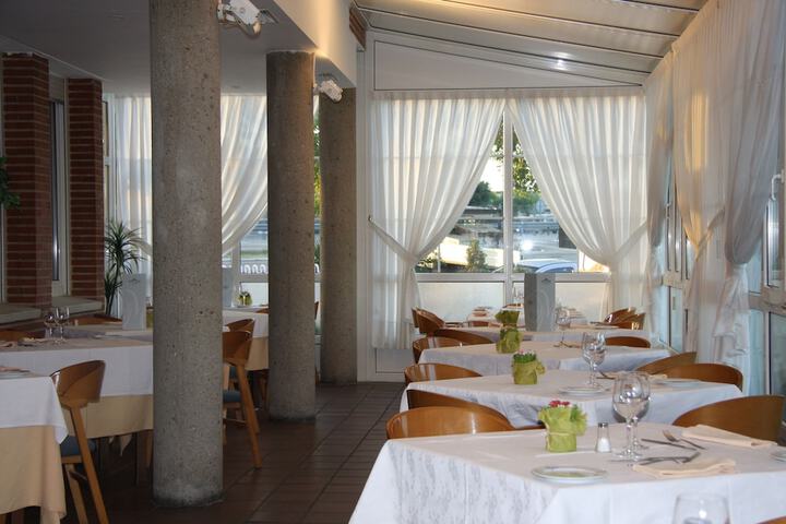Dining Photos