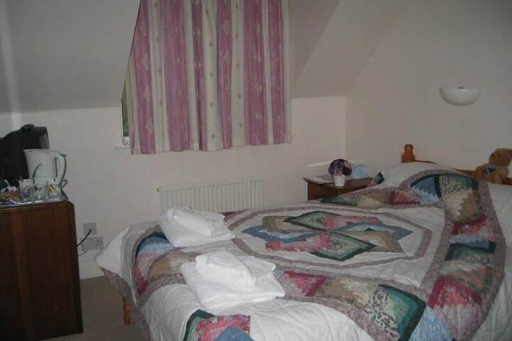 Room 5 of 8