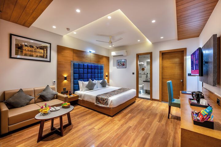 Room 9 of 45