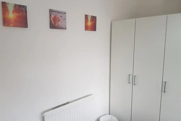 Room 11 of 13