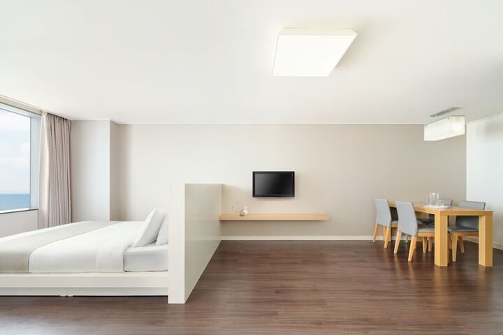 Room 4 of 22