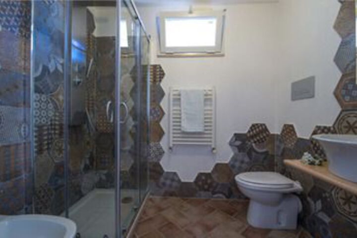 Room 5 of 26