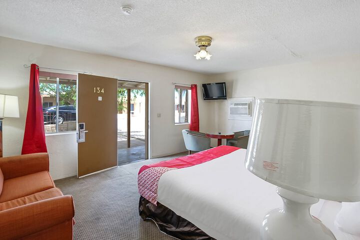 Room 16 of 35