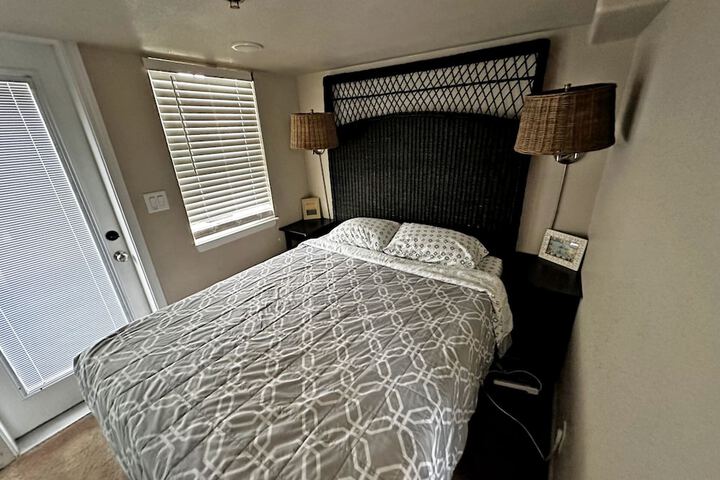 Room 5 of 25