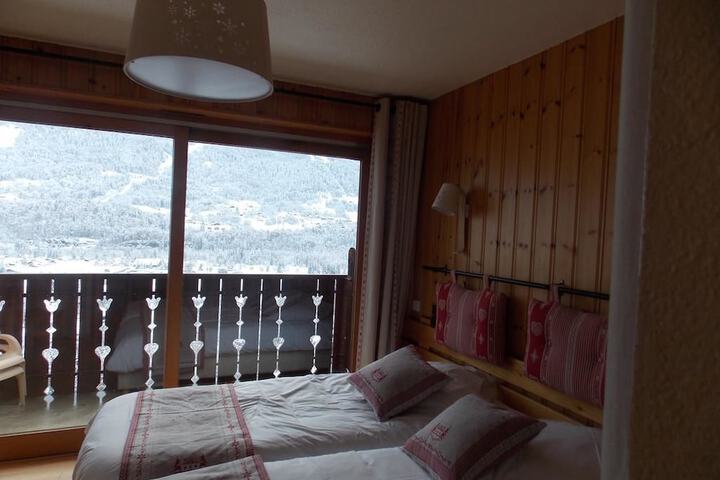 Room 2 of 47