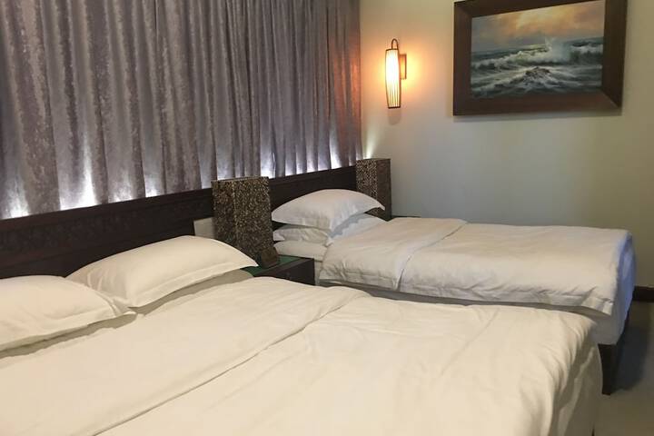 Room 14 of 42