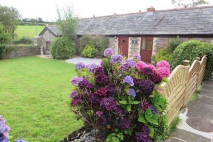Delightful single storey barn with charming features near Looe