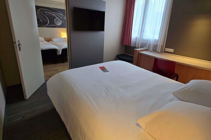 Room 29 of 82