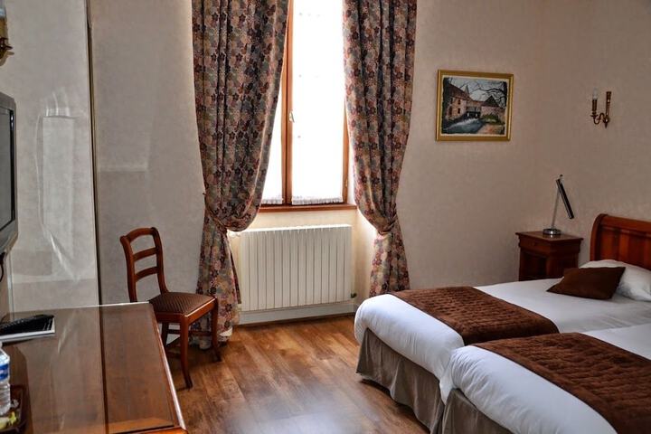 Room 2 of 20