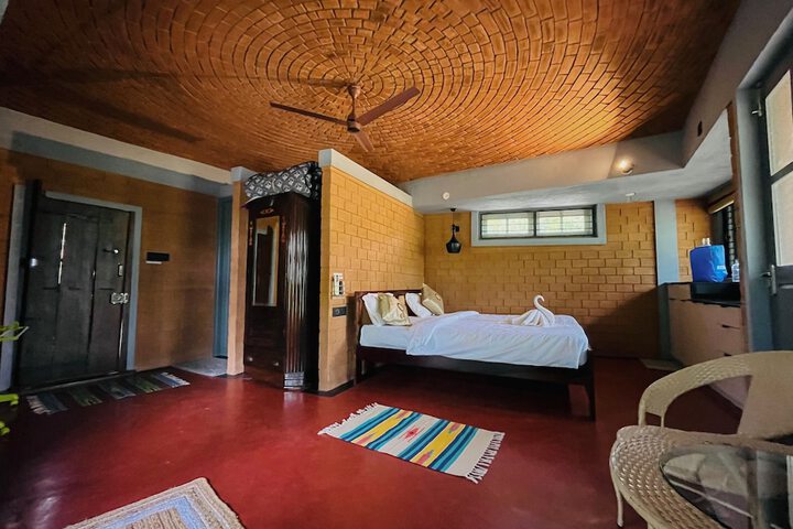 Room 2 of 11