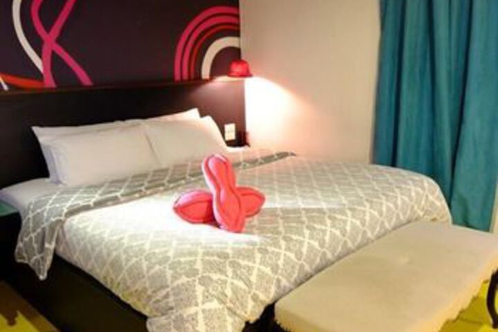 Room 50 of 101
