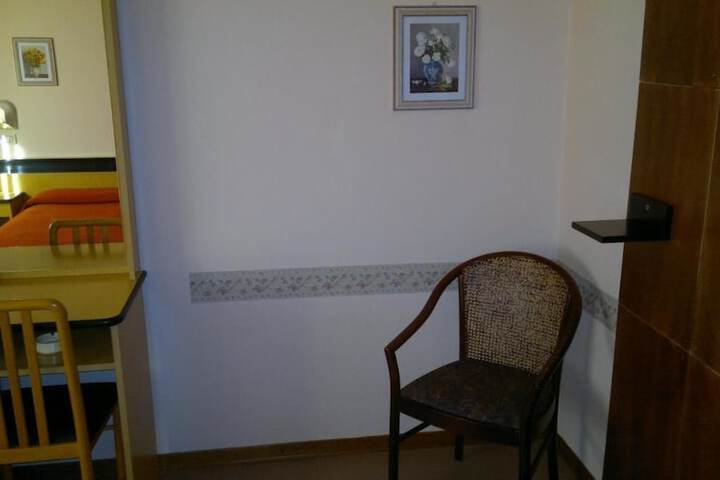 Room 15 of 34