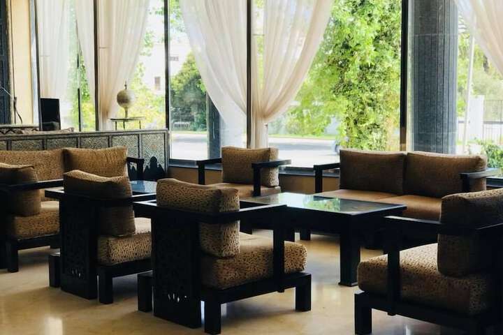 Coffee shop