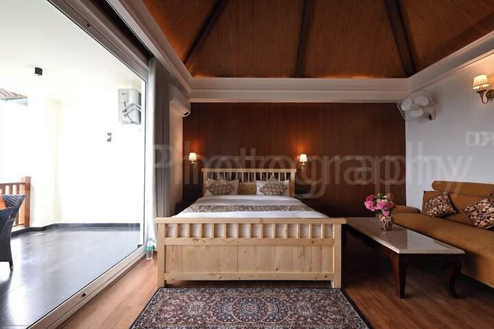 Room 26 of 103