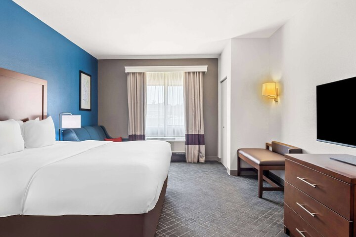 2 Queen Beds Suite (1 of 18)