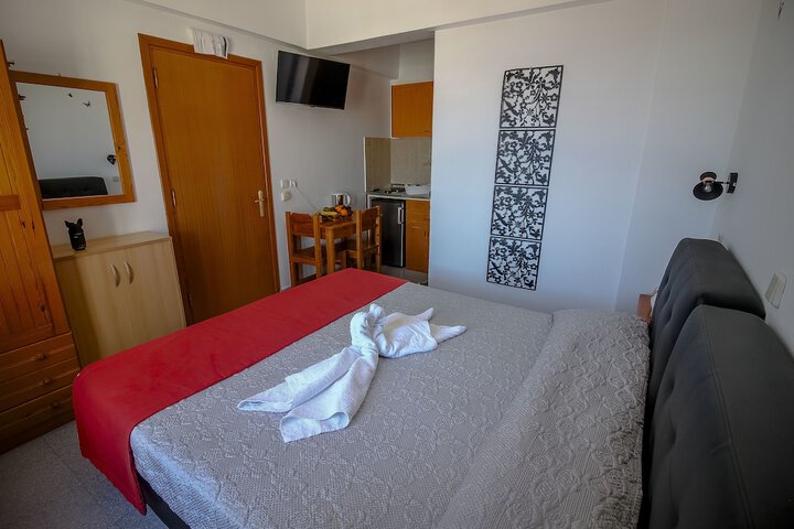 Room 9 of 26