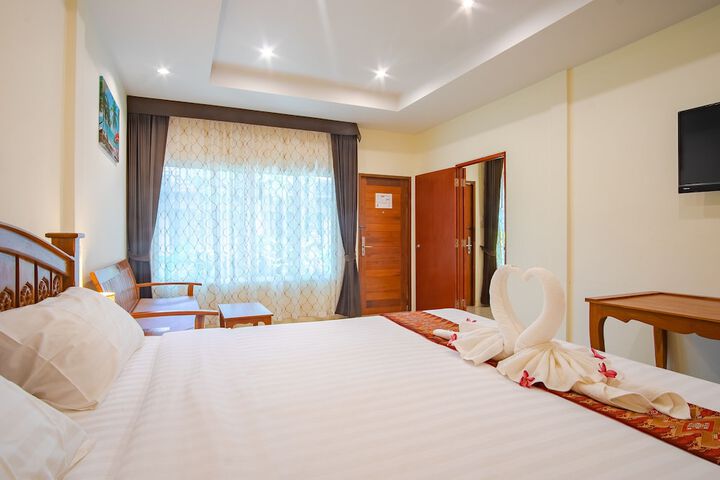Room 17 of 38