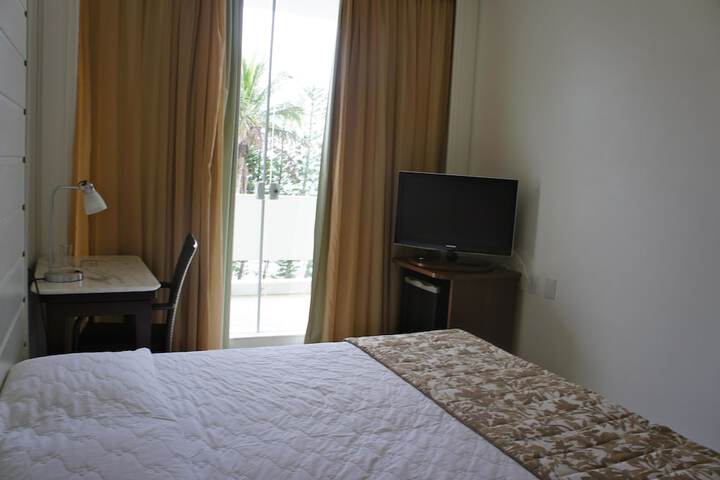 Room 4 of 33