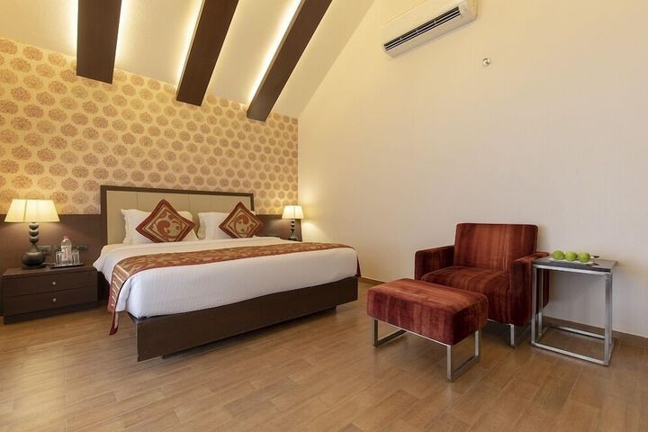 Room 5 of 37