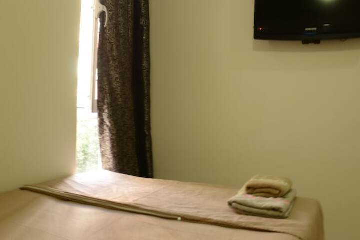 Room 12 of 43