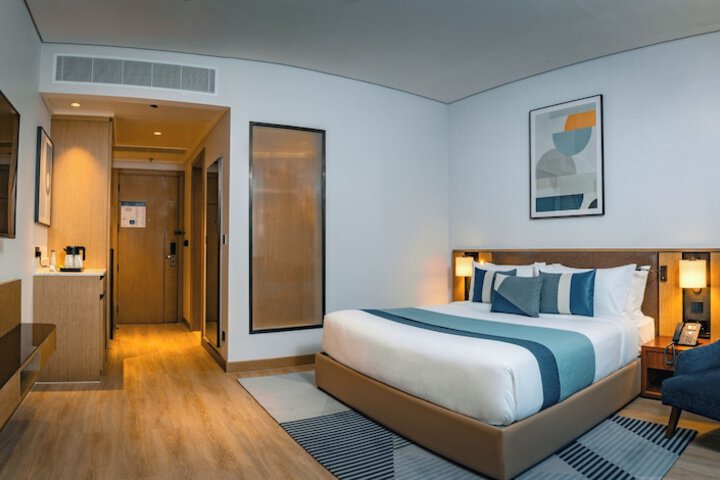 Room 7 of 62