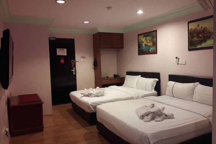 Room 30 of 63