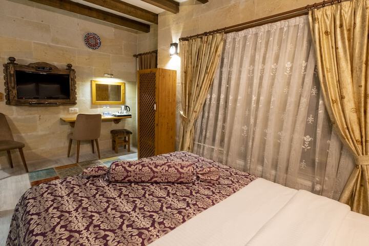 Room 34 of 90