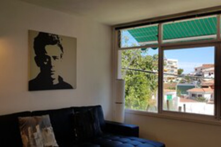 Room 6 of 37