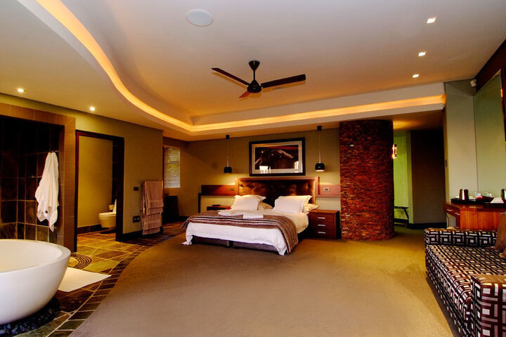 Room 7 of 25