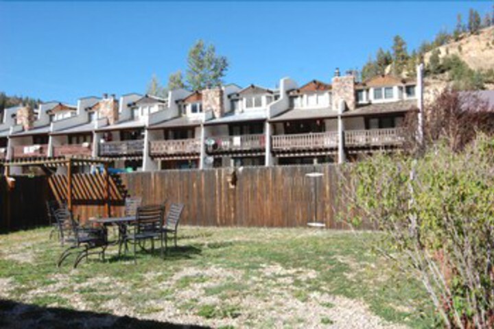Property Grounds 19 of 28