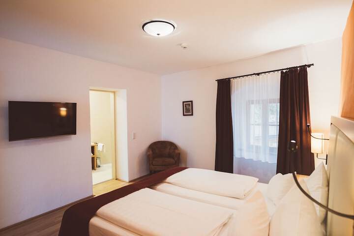 Room 11 of 66