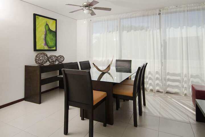 Room 5 of 12
