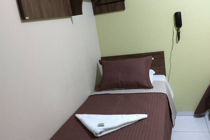 Room 11 of 37