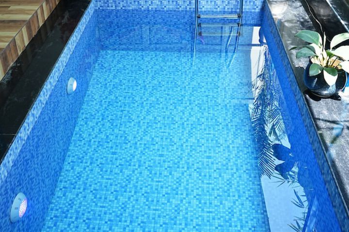 Pool 46 of 102