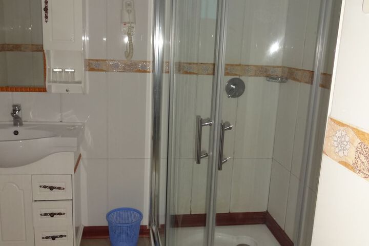 Room 17 of 31