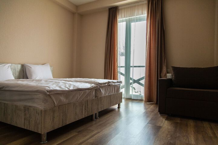 Room 5 of 20