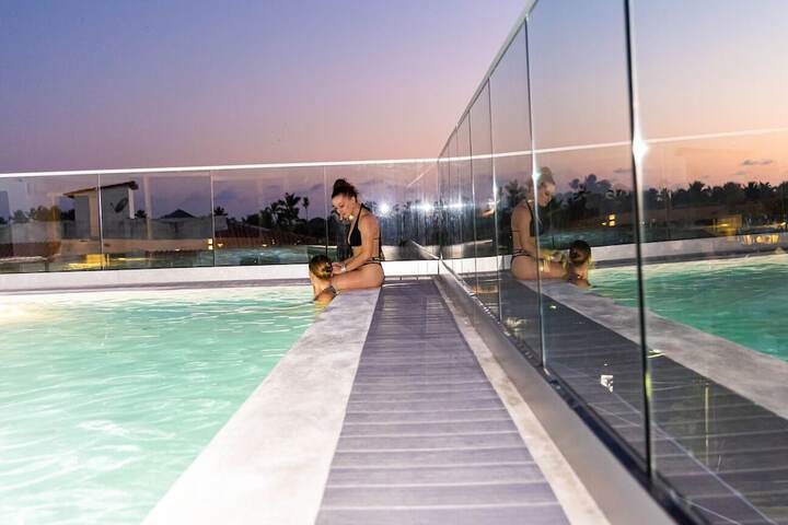 Pool 12 of 25