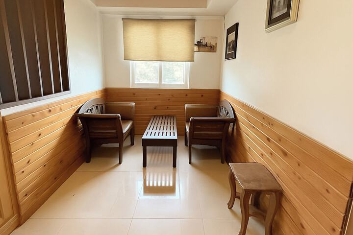 Room 12 of 121