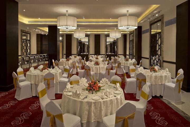 Ballroom/Hall 22 of 27