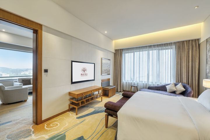 Room 14 of 49
