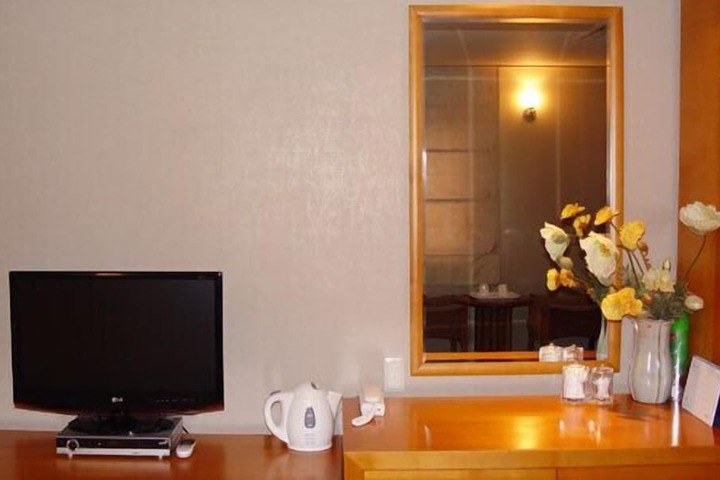 Room 10 of 49