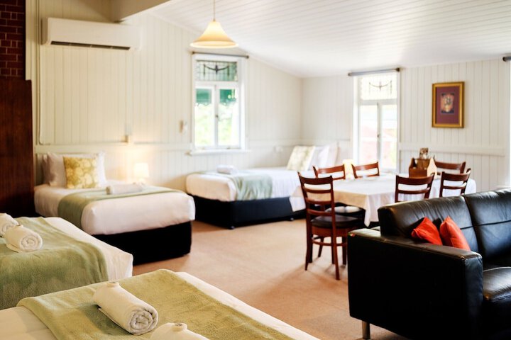 Room 4 of 36