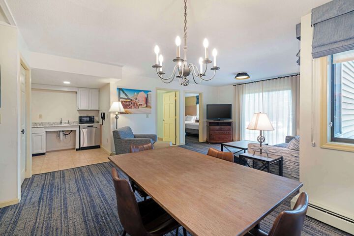 Suite 1 King Bed Second Floor Sofa Bed Kitchen Separate Living Area WiFi Full Breakfast (8 of 34)